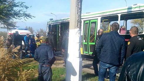 Nga: Xe buýt bị đánh bom khủng bố, hơn 30 người thương vong - ảnh 1