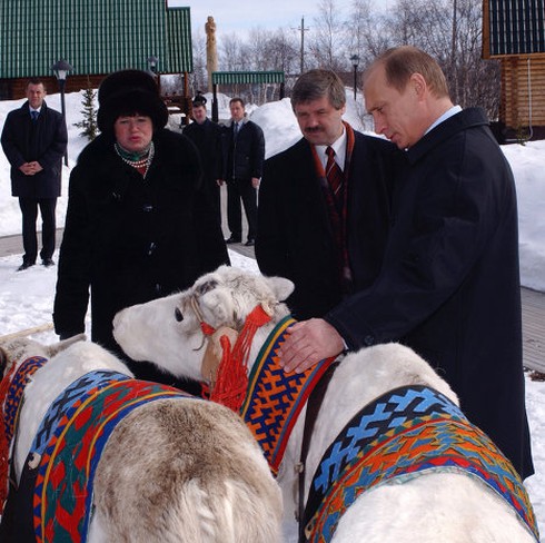 Chùm ảnh đáng yêu của Tổng thống V.Putin với các loài động vật - ảnh 7