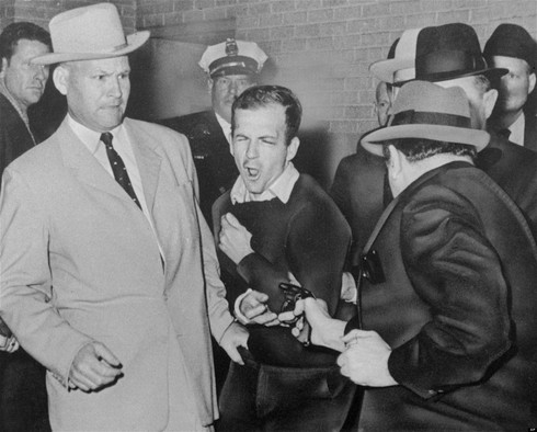 Những giả thuyết đáng tin nhất về vụ ám sát Tổng thống Kennedy - ảnh 2