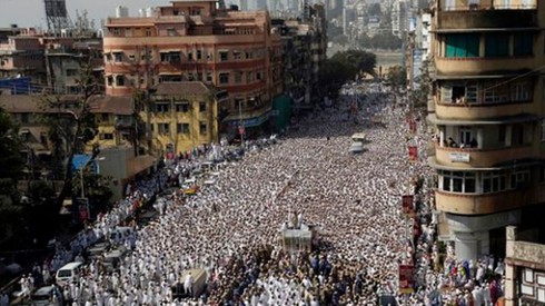 Ấn Độ: Giẫm đạp tại Mumbai, 18 người chết - ảnh 1