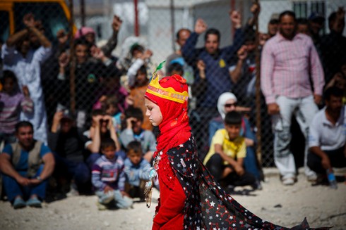 Syria: Những đứa trẻ tìm tiếng cười sau hàng rào thép gai - ảnh 6