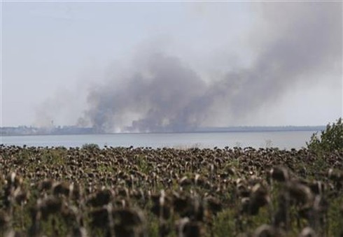 Ukraine: Quân ly khai tấn công lãnh thổ mới gần bán đảo Crimea - ảnh 1