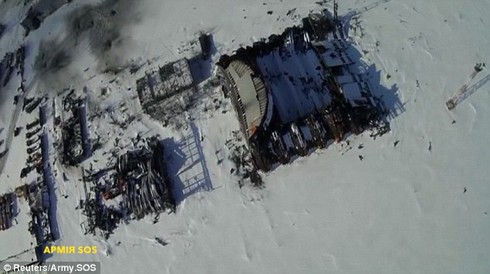 Hình ảnh mới nhất về sân bay Donetsk từ trên cao - ảnh 4