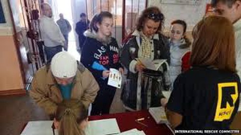Ukraine: Ly khai đuổi cơ quan cứu trợ quốc tế khỏi miền Đông - ảnh 1