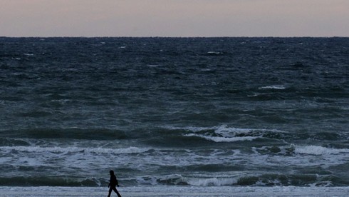 Mỹ, NATO 'hú vía' với máy bay ném bom hạt nhân, tàu chiến Nga - ảnh 1