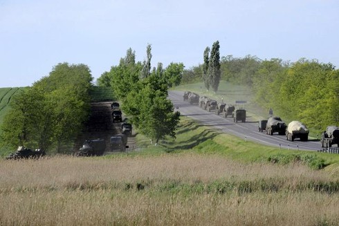 Reuters: Nga đang tập trung hỏa lực mạnh gần Ukraine - ảnh 1