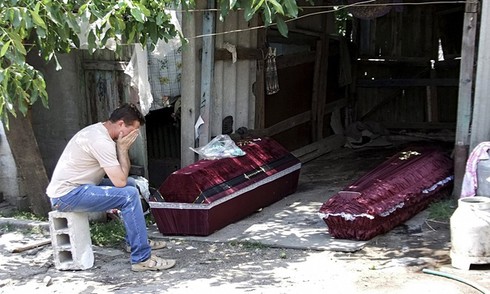 Sống với ‘tử thần’ giữa chiến trường Donbass - ảnh 1