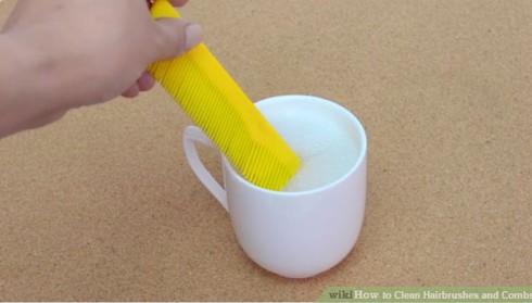 Cách làm sạch lược chải tóc cực nhanh và đơn giản - ảnh 4