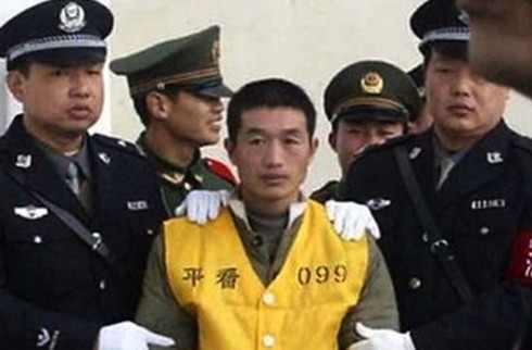 Trung Quốc chấn động vụ sát hại 17 người để che giấu tội giết cha mẹ - ảnh 1