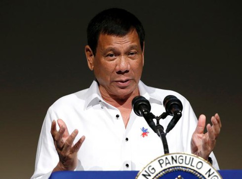 Tổng thống Philippines Duterte: Chỉ bàn về kinh tế khi thăm Trung Quốc - ảnh 1