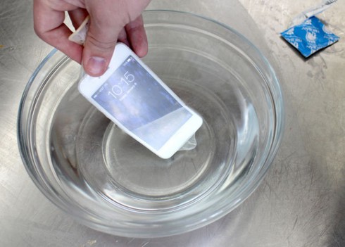 Những công dụng “bá đạo” của bao cao su - ảnh 3