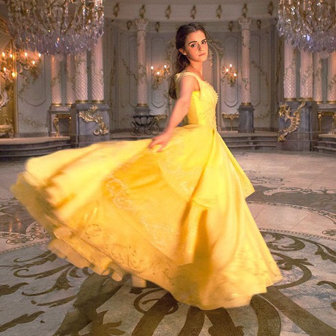 Video: Emma Watson xinh lung linh trong ‘Beauty and the Beast’ - ảnh 1