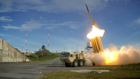 Tổng thống Hàn Quốc sốc với 4 bệ phóng tên lửa THAAD bị