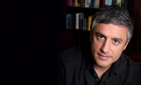 CNN bỏ chương trình có MC bôi nhọ Tổng thống Mỹ Donald Trump trên Twitter - ảnh 1