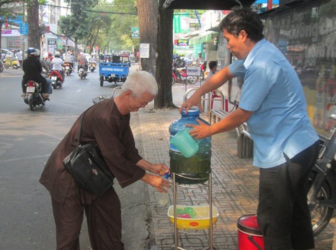 Trà đá miễn phí 