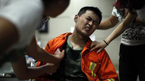 Vụ nổ kinh hoàng ở Trung Quốc: Chuyện của những người lính cứu hỏa - ảnh 4