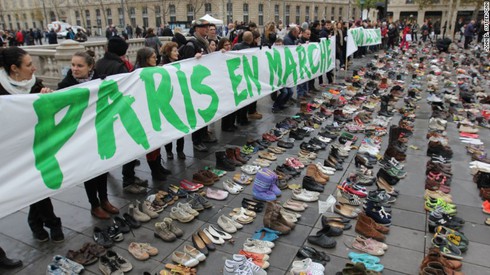 Tin thế giới 18h30: Thi thể phi công Su-24 trở về Nga, IS tiến sát đến châu Âu - ảnh 1