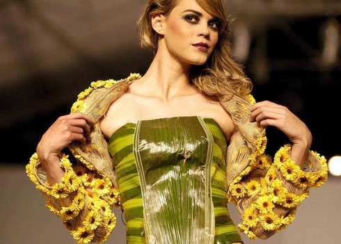 Cấm mặc quần áo màu vàng ở Malaysia - ảnh 1