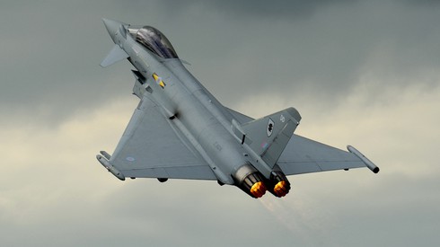Reuters: Việt Nam đang đàm phán mua tiêm kích Eurofighter Typhoon - ảnh 1