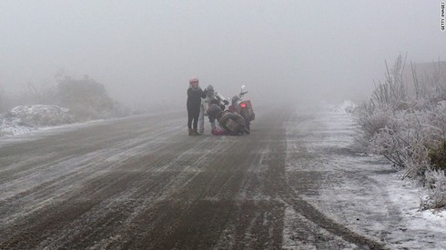 Lạnh kỷ lục, hàng loạt quốc gia Đông Á tê liệt - ảnh 3