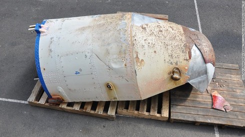 Triều Tiên phóng tên lửa: Hình ảnh 270 mảnh vỡ dạt vào bờ biển Hàn Quốc - ảnh 1