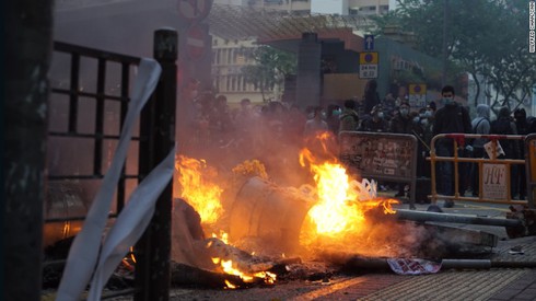 Toàn cảnh vụ bạo động tại Hong Kong Tết Nguyên Đán - ảnh 3