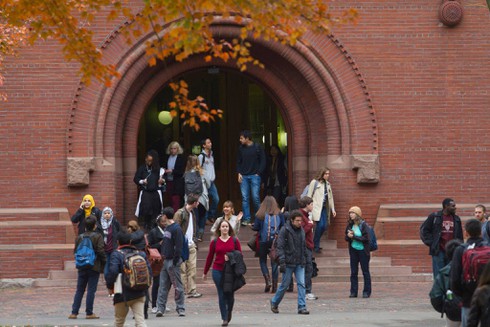 Tại sao con gái Tổng thống Obama chưa vội vào đại học? - ảnh 2