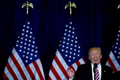 Sau Đại hội, Donald Trump bất ngờ “áp sát” đối thủ Hillary Clinton - ảnh 1