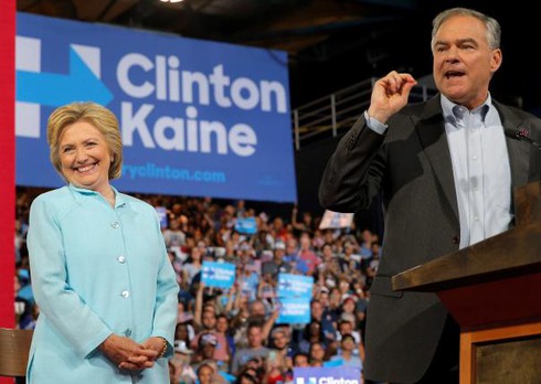 Vừa ra mắt, “phó tướng” của bà Hillary đã “tấn công” ông Trump - ảnh 1