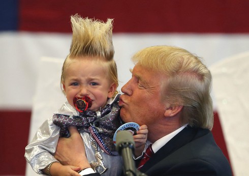Trẻ em khóc thét khi gặp Donald Trump - ảnh 1