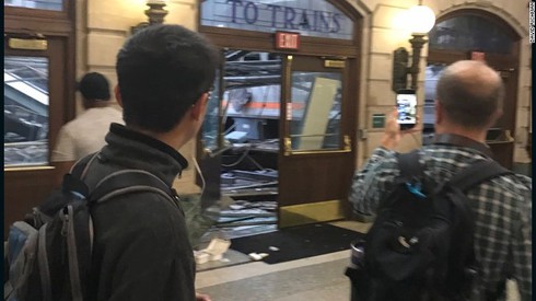 Tai nạn tàu điện ngầm kinh hoàng ở trung tâm New York - ảnh 6