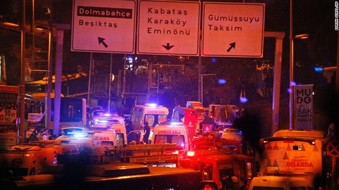 Thổ Nhĩ Kỳ: Đánh bom kép ở Istanbul, 195 người thương vong - ảnh 1