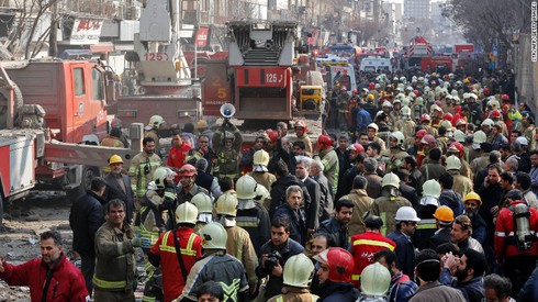 Cận cảnh sập nhà 17 tầng ở Iran khiến 30 lính cứu hỏa thiệt mạng - ảnh 6