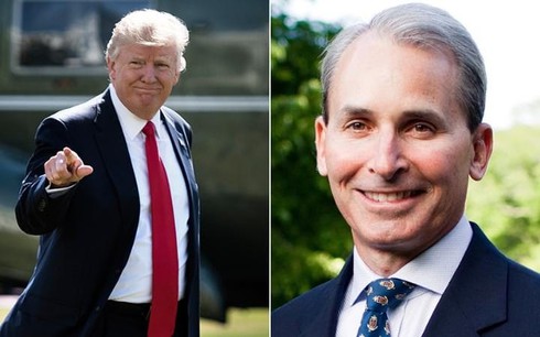 Trump khoe giảm 12 tỷ USD nợ công, các ứng viên nội các Mỹ tiếp tục rút lui - ảnh 1