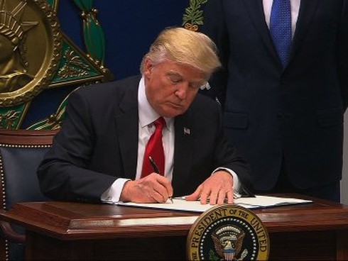 Sắc lệnh nhập cư Donald Trump 2.0: Khôn khéo, linh hoạt hay vẫn chỉ vậy? - ảnh 1