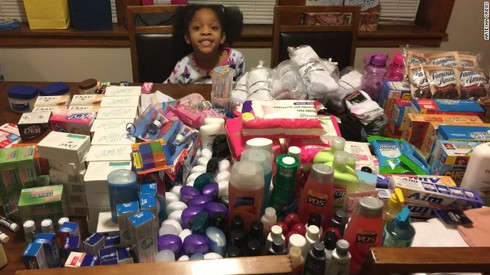 Mơ ước sinh nhật của bé gái 6 tuổi khiến người lớn bất ngờ và cảm động - ảnh 1