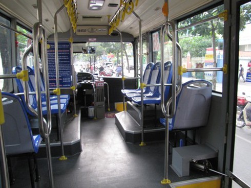 Dân Sài Gòn chê xe buýt nhỏ bất tiện - ảnh 2