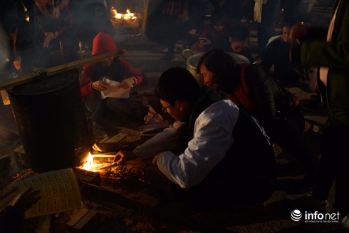 Học sinh Lương Thế Vinh hào hứng gói bánh chưng làm từ thiện - ảnh 6