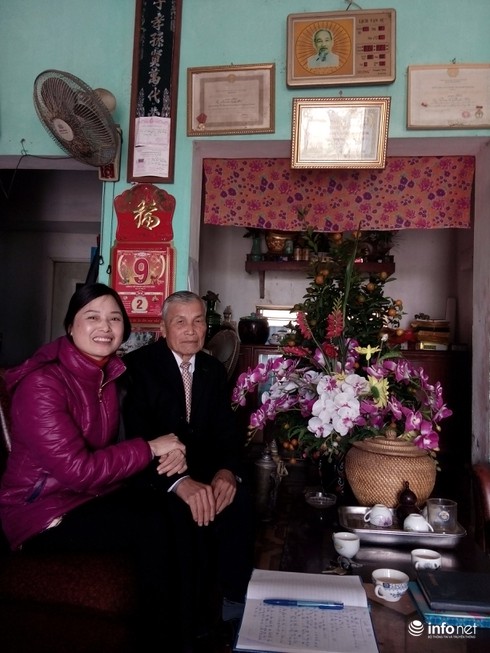 Niềm vui của thầy giáo cùng học trò đánh giậm bắt cá để... được đi học - ảnh 2