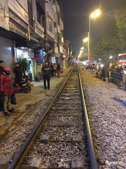 Thanh niên đâm đầu vào tàu hỏa tự vẫn: Hành động bồng bột và dại dột - ảnh 1