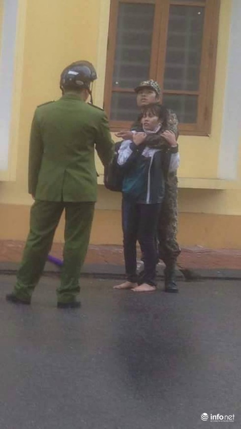 Phẫn nộ nam thanh niên cầm dao, tẩm xăng đe dọa nữ sinh trường Y - ảnh 1