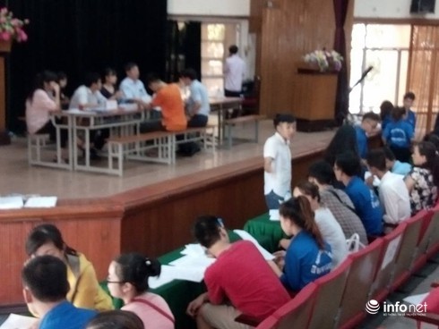 Tuyển sinh 2016: Nhiều thí sinh chen chân nộp hồ sơ trước giờ G - ảnh 11