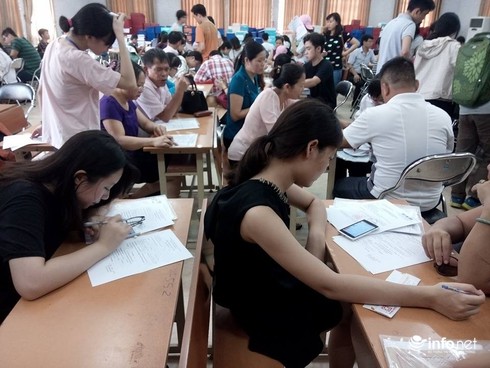 Tuyển sinh 2016: Nhiều thí sinh chen chân nộp hồ sơ trước giờ G - ảnh 7