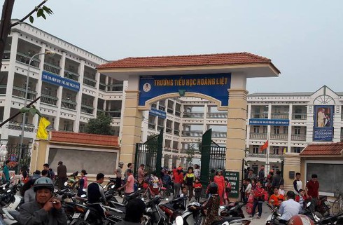 Hà Nội: Buộc thôi việc cô giáo dán băng dính vào miệng học sinh - ảnh 1