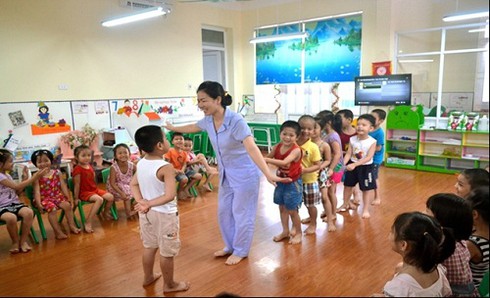 Vụ điều chuyển giáo viên ở Thanh Hóa: Bộ GD&ĐT yêu cầu tạm dừng - ảnh 1