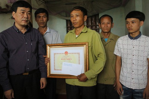 Truy tặng bằng khen cho học sinh Thái Nguyên quên mình cứu bạn - ảnh 1
