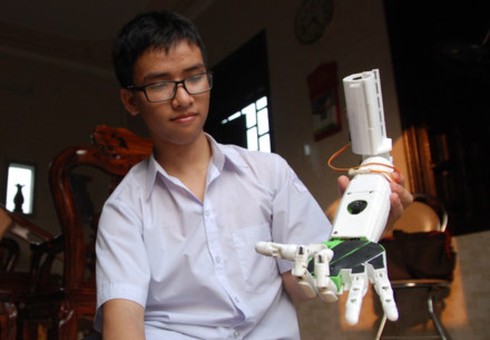 Nam sinh Quảng Trị chế robot được Đại sứ quán Mỹ mời phỏng vấn lần ba - ảnh 1