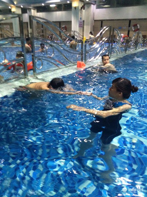 Vụ học sinh lớp 5 bị bệnh tim tử vong: Việc học bơi còn tồn tại nhiều bất cập - ảnh 2