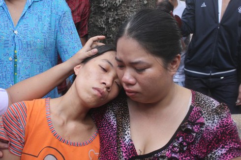 Vụ khống chế con tin: Tên bắt cóc yêu cầu cung cấp súng có đạn - ảnh 2