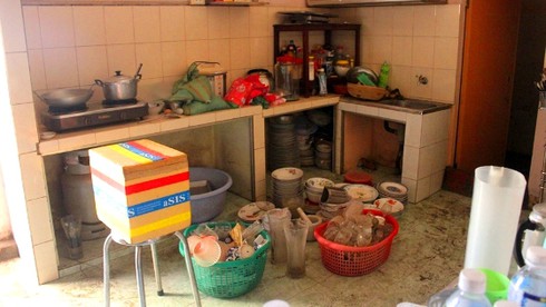 TP.HCM: Triều cường đã “nhấn chìm” 18 tuyến đường tại 12 quận trong 3 ngày - ảnh 6